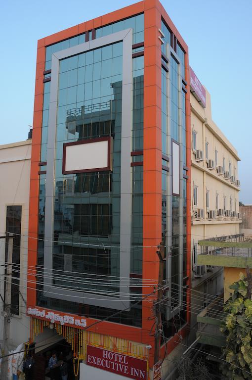 Hotel Executive Inn Vijayawada Bagian luar foto
