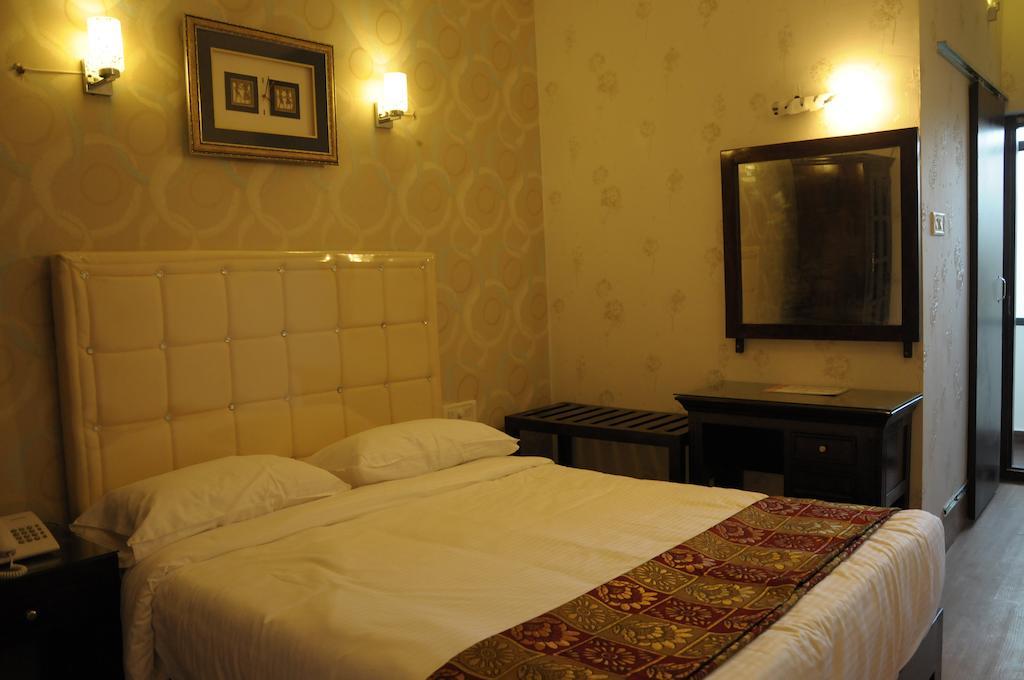 Hotel Executive Inn Vijayawada Bagian luar foto