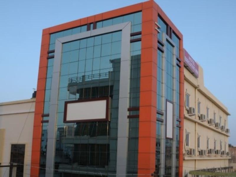 Hotel Executive Inn Vijayawada Bagian luar foto