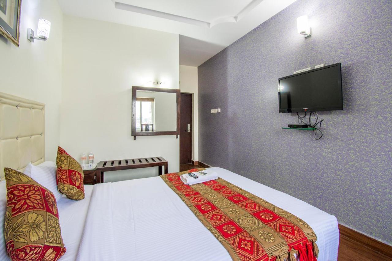 Hotel Executive Inn Vijayawada Bagian luar foto