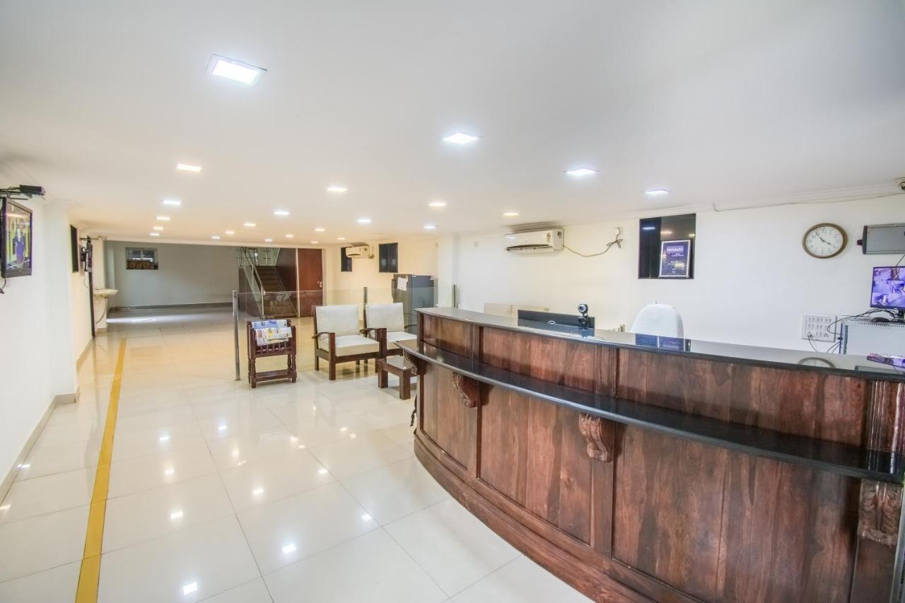 Hotel Executive Inn Vijayawada Bagian luar foto